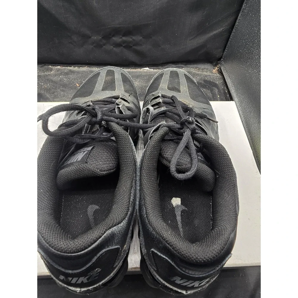Men running shoes